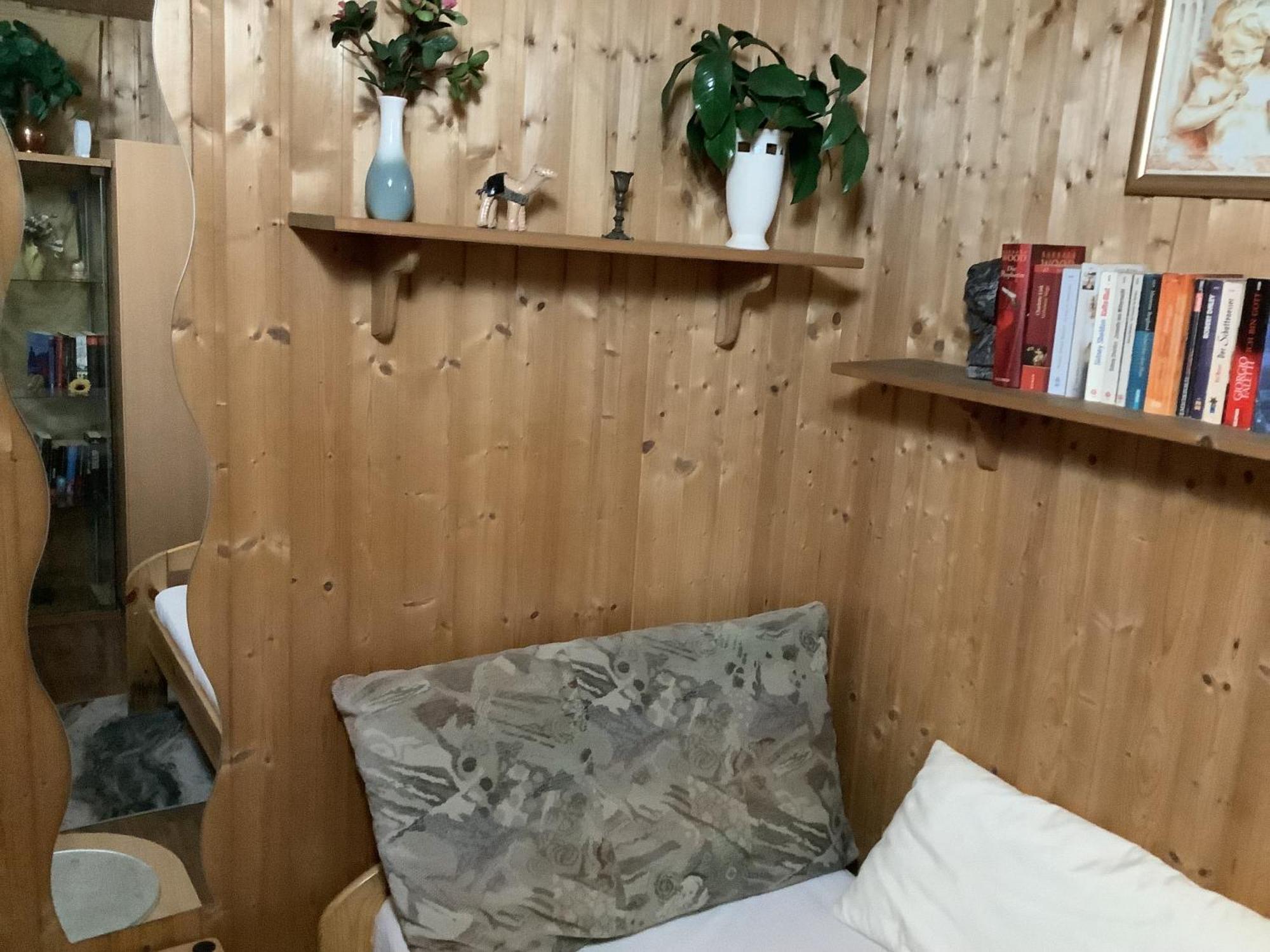 Schoenes Zimmer Im Seterant/Untergeschoss Essen Exterior photo